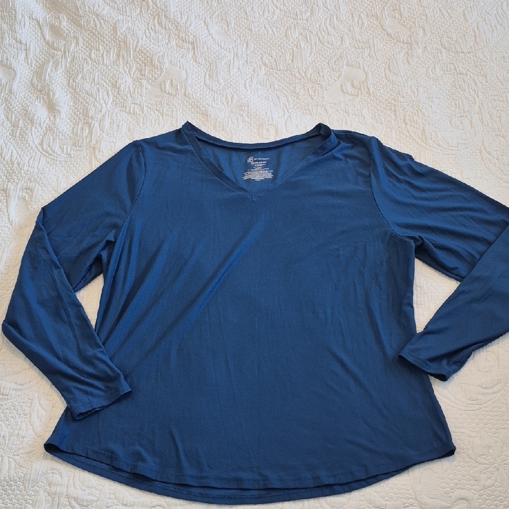 No Boundaries women's size 3X long sleeve V neck shirt EUC